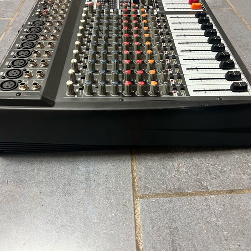 Behringer PMP-3000 used 900W microphone mixer console