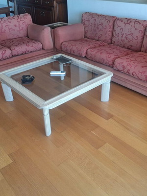 Living room furniture set like new with three-seat sofa, two-seat sofa, coffee tables
