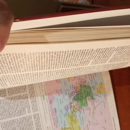 World History Volume 3 like new, Greek edition