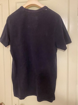 Hollister women's blue cotton t shirt like new with small hole
