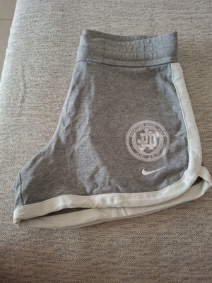 Nike sports shorts like new, 13-15 years, sizes 158-170 cm, XL