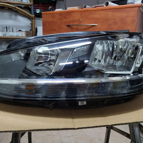 Volkswagen Golf 7.5 2019 Bleumotion headlights like new