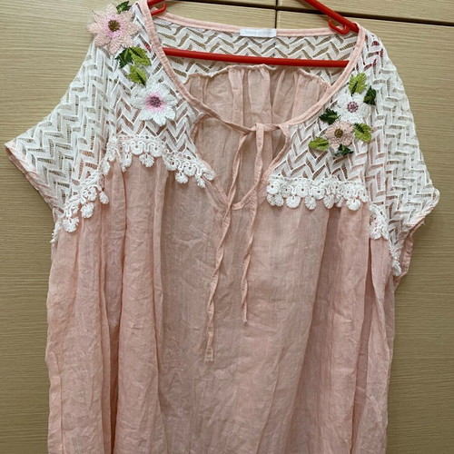 Blouse XL new, pink with lace and embroidery