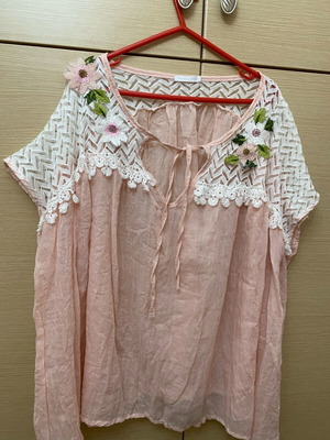 Blouse XL new, pink with lace and embroidery