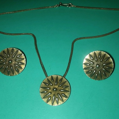 Zolotas jewelry like new, anniversary set with necklace, earrings and bracelet