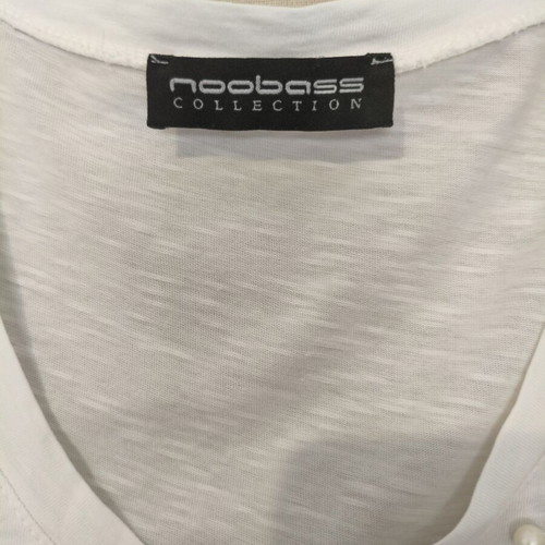 Nooboss Collection white T-shirt with stars and pearls used, size M/L