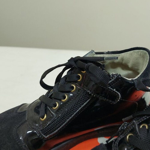 Children's shoes like new, three pairs