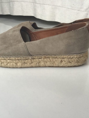 Frau suede espadrilles like new, beige with straw platform