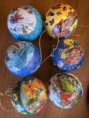Christmas puzzle balls like new, set of 6 pieces