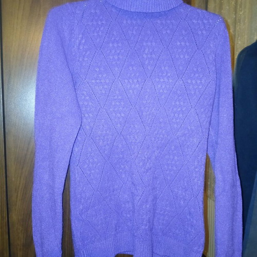 Turtleneck sweater small size like new, purple, soft knit