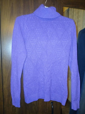Turtleneck sweater small size like new, purple, soft knit