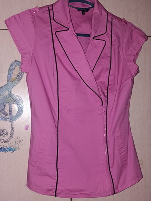 Ροζ καλοκαιρινό πουκάμισο Stradivarius small-medium σαν καινούργιο με μαύρες λεπτομέρειες
