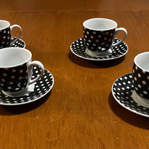 Coffee cups like new, set of 4 with saucers