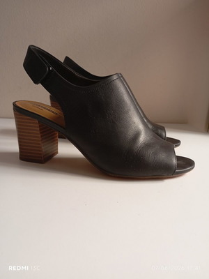 Clarks δερμάτινα mules γυναικεία παπούτσια νούμερο 39 μεταχειρισμένα, μαύρα
