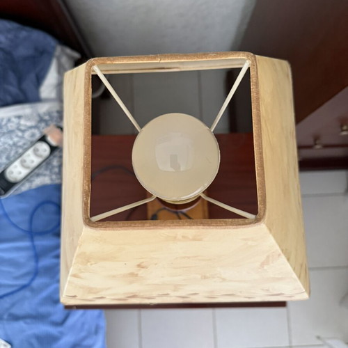 Set of two table lamps like new, wooden base and stem