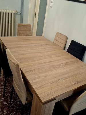 Dining table with 6 chairs, like new