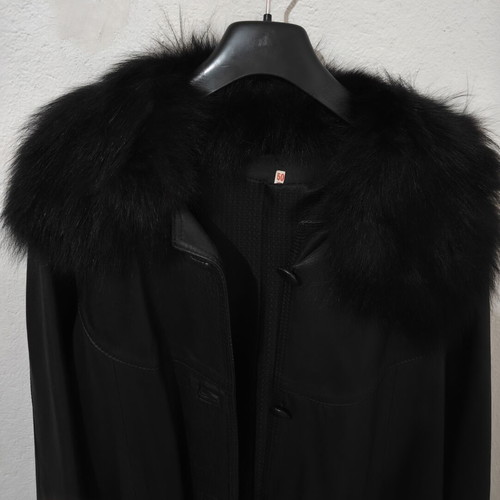 Leather coat long with detachable fur collar like new, black
