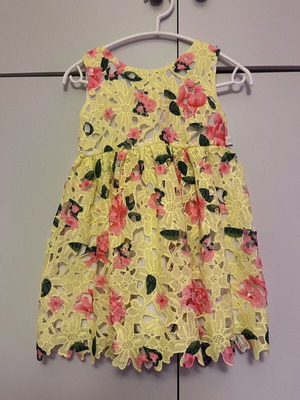 Girls' dress 5 years like new with lace guipure and bow multicolored