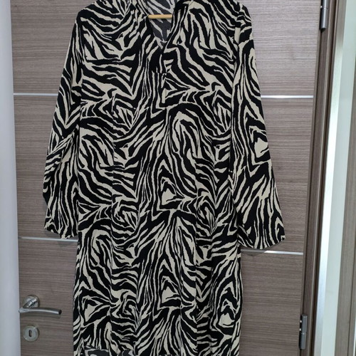 Long shirt dress like new, black and white