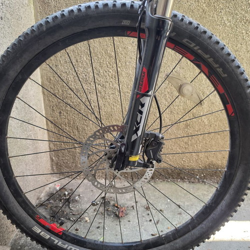 Drag Hardy Comp mountain bike like new, 27 inch, red, disc brakes