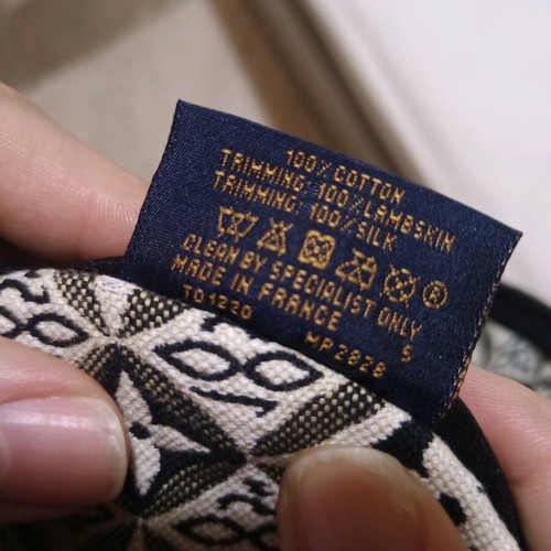 Louis Vuitton hat like new, size S