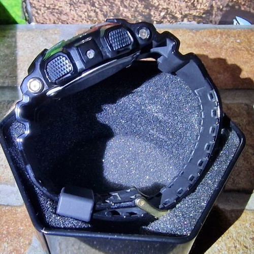 Casio G-Shock GA-110GB-1AER watch like new, men's black