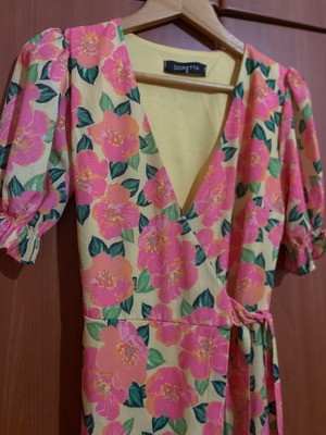 Midi floral wrap dress new size S multicolor