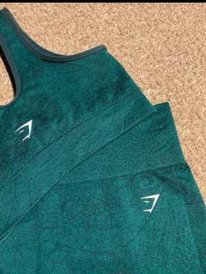 Gymsark sports set green like new, sports bra Xs, leggings M