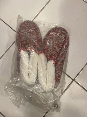 Women's winter slippers Adam's Shoes red new, size 38