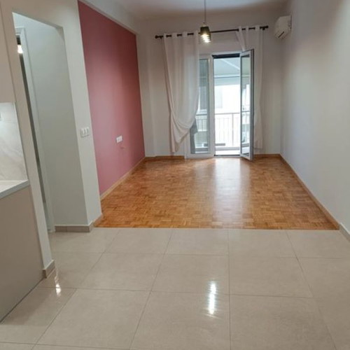 Διαμέρισμα 47 τ.μ., 1ου ορόφου, πλήρως ανακαινισμένο κοντά στο μετρό Άγιος Νικόλαος