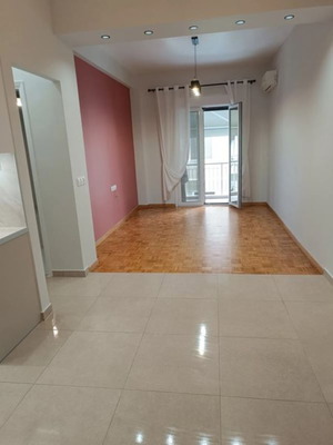 Διαμέρισμα 47 τ.μ., 1ου ορόφου, πλήρως ανακαινισμένο κοντά στο μετρό Άγιος Νικόλαος