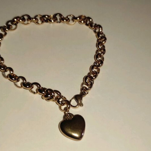 Gold-tone stainless steel bracelet with heart charms new