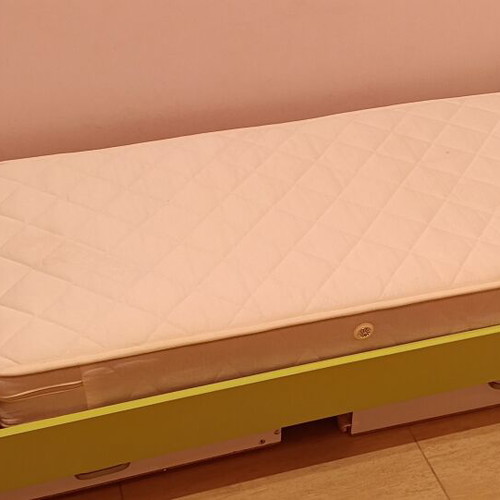 Baby mattress like new with spring and coir, includes Winnie bed and drawer