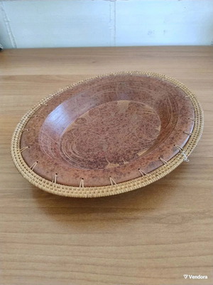Large oval ceramic decorative platter like new with carved designs and woven edge