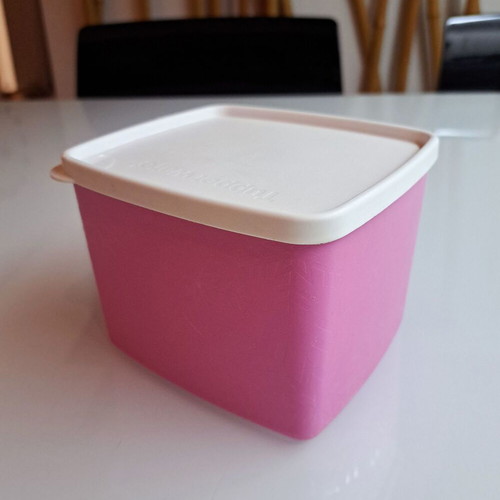 Tupperware Freezer - Safe 800ml like new, pink