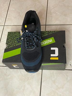ZURRUM MB shoes new, athletic size 42