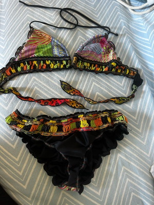Beso de Sal bikini medium decorated with beads