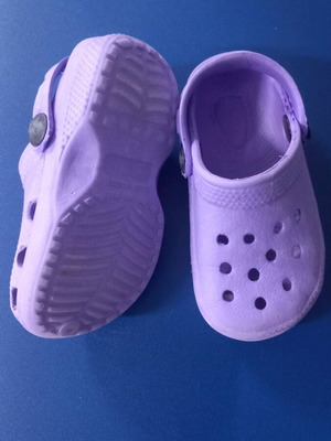 Beach shoes used, pack with sandals and clogs size 23