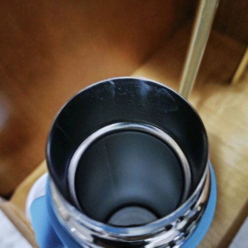 Thermos like new with silicone handle