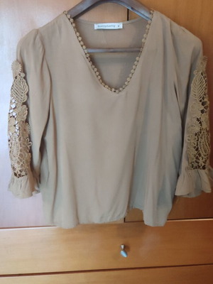 Blouse beige size M like new