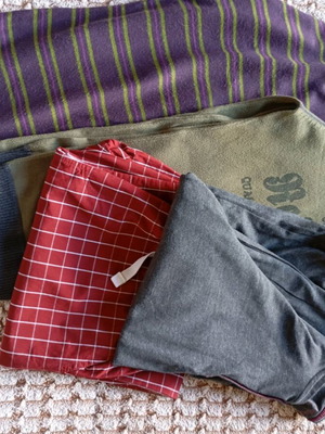 Pack of 3 thin sweaters and 1 set of pajamas like new