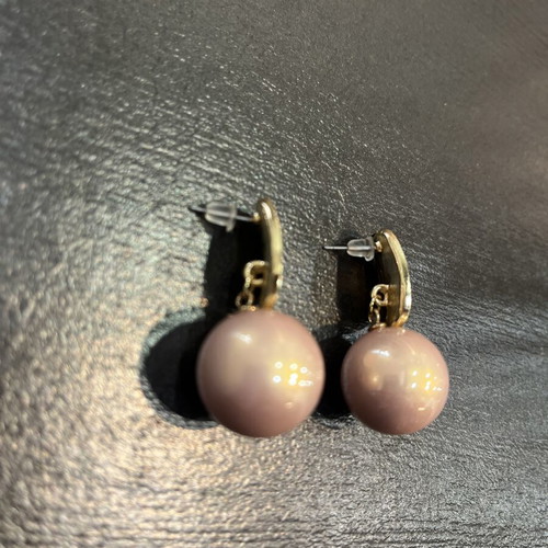 Earrings like new, pink pearls with geometric enamel design