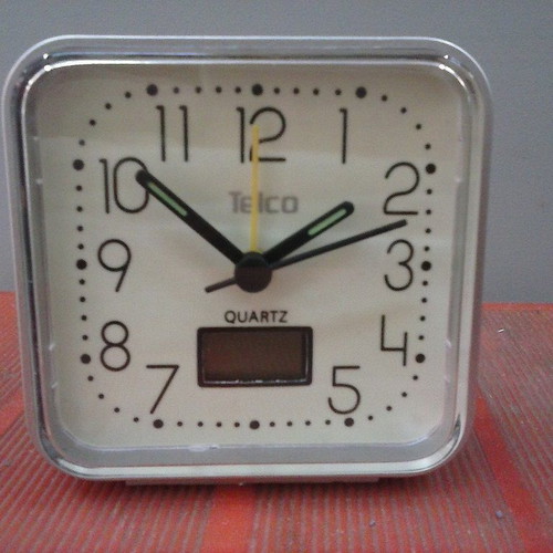 CLOCKS digital (analog display) tabletop with square shape temperature