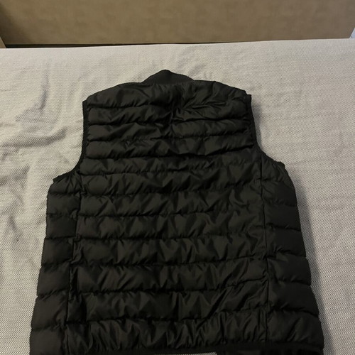 Lacoste sleeveless jacket like new, worn 5 times