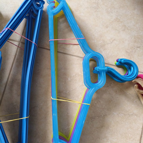 Rotating hangers pack of 20 like new, assorted colors