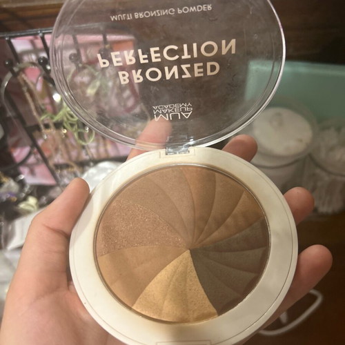 Mua bronzer lightly used