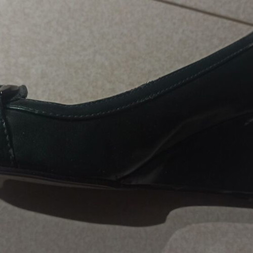 Green platform shoes used No 38 with metal buckle and 8cm heel