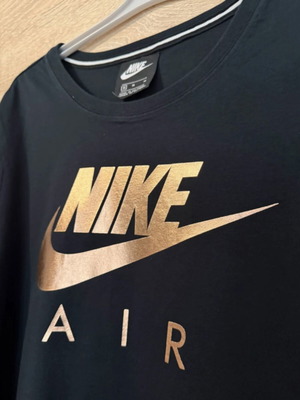 Nike black t-shirt size M like new
