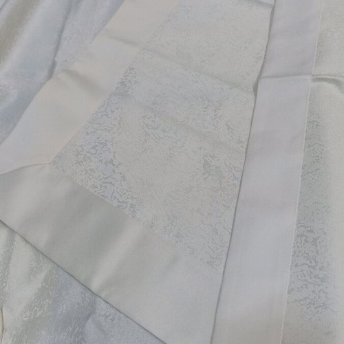 Tablecloth set 5 pieces new, jacquard with satin border, of white