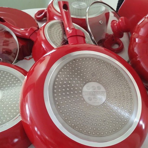Kaiserhoff red cookware set 9 pieces, new ceramic coating